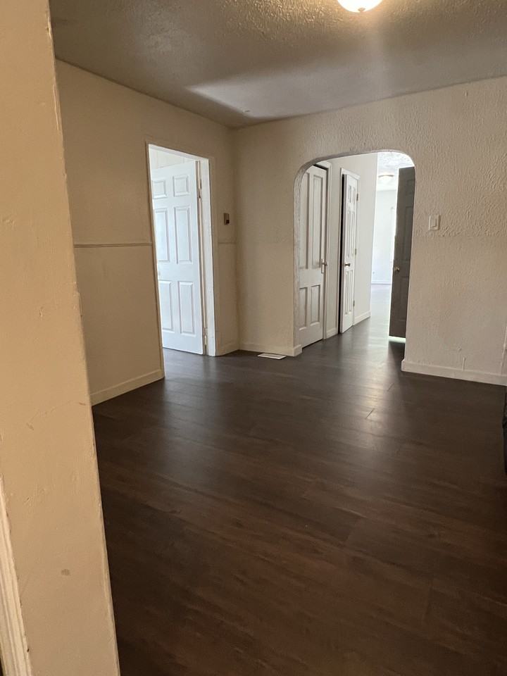 2221 Station St #2221 - Photo 6 of 12