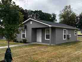 602 E Broad St - Photo 1 of 1