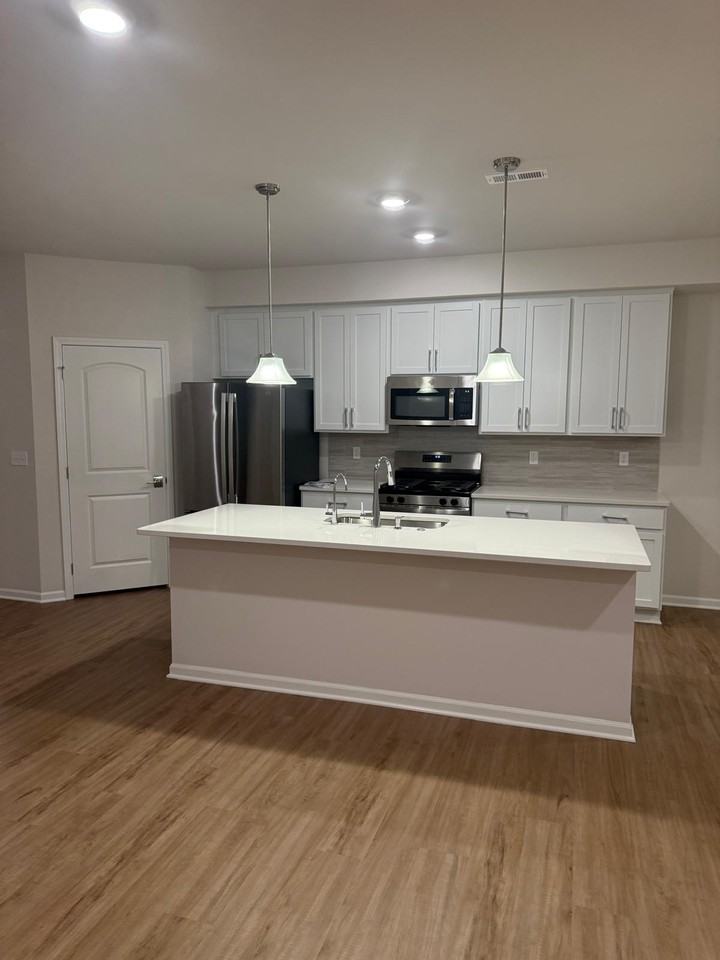 1904 Salt Springs Dr - Photo 3 of 41