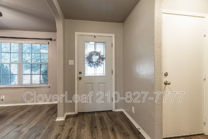 2714 Lake Horizon - Photo 5 of 48