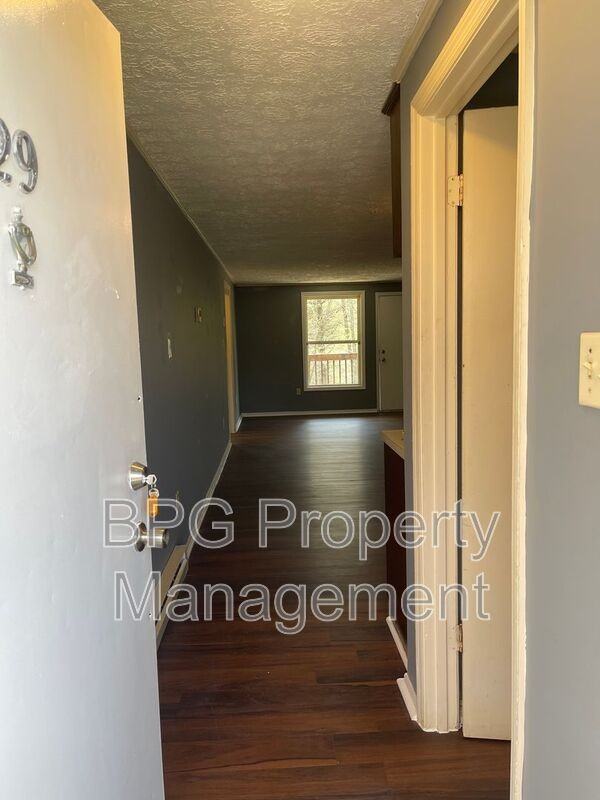 123 Circle Dr #29 - Photo 3 of 8
