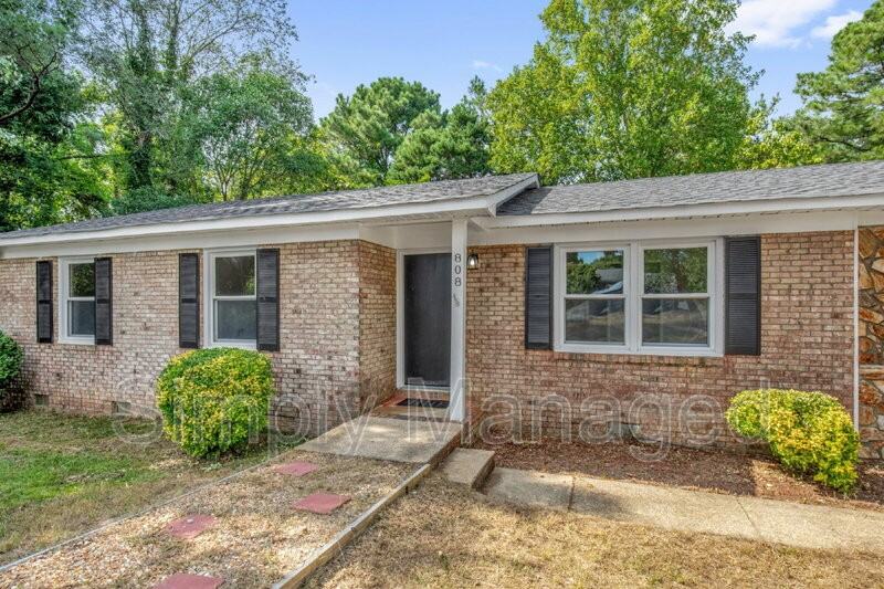 808 Darlington Dr - Photo 3 of 28