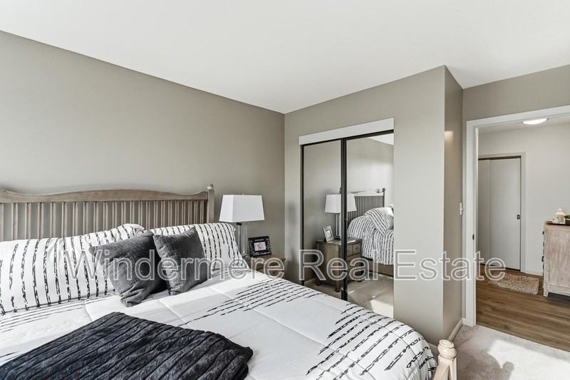 220 Broadway Ave S #220 - Photo 5 of 11
