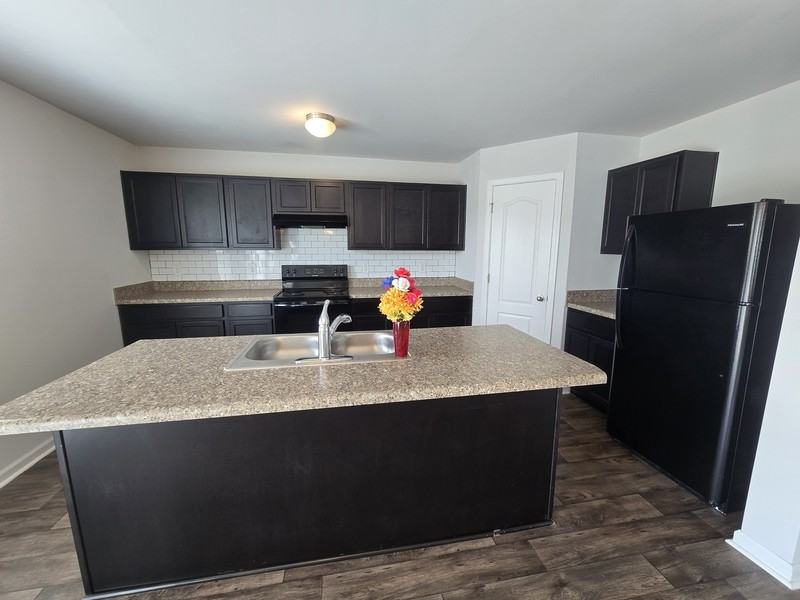 129 Maple Tree Ln - Photo 3 of 41