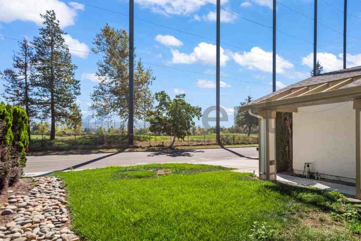 2896 Tuers Rd - Photo 4 of 35
