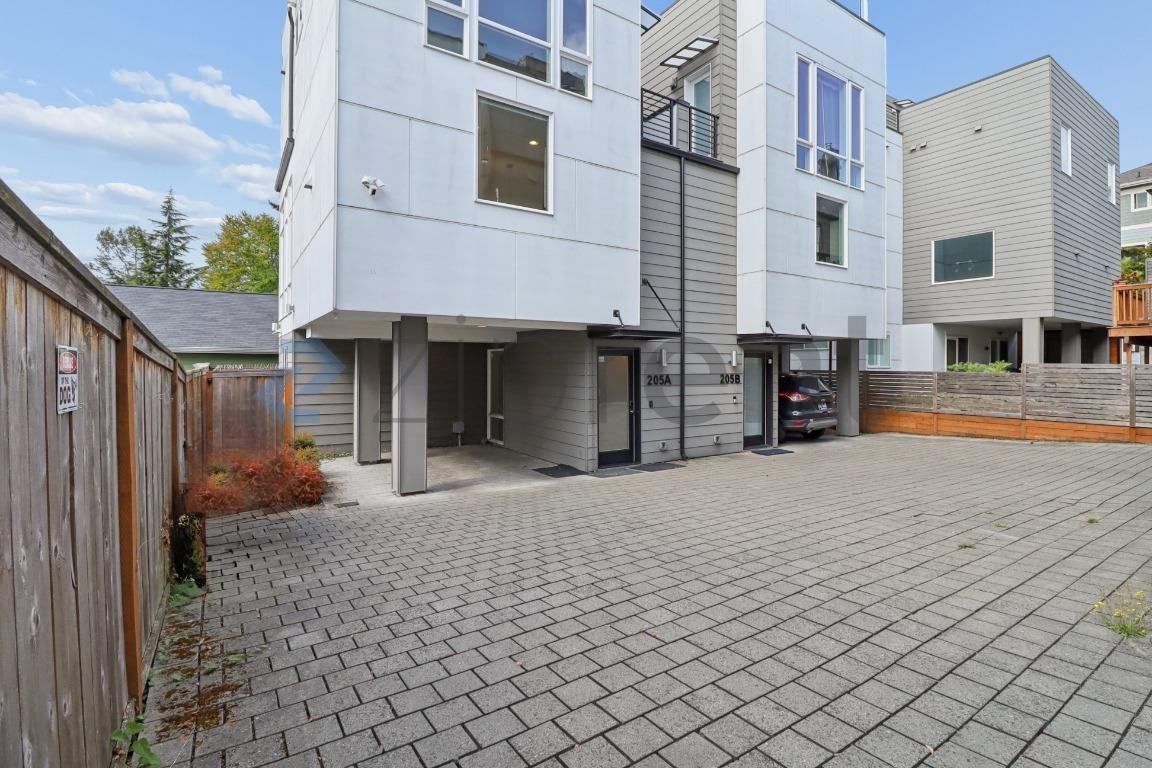 205 16th Ave #A - Photo 4 of 24