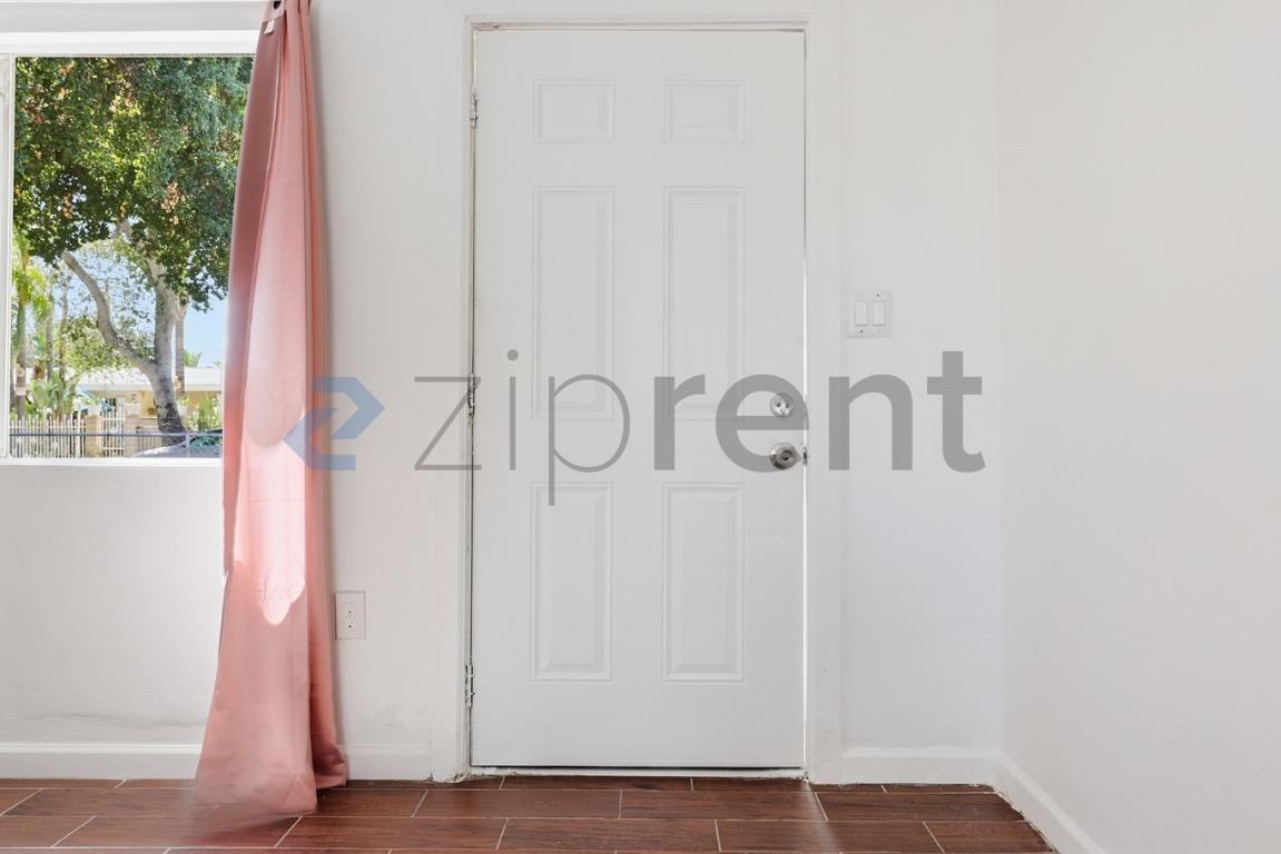 267 N Macy St - Photo 6 of 19