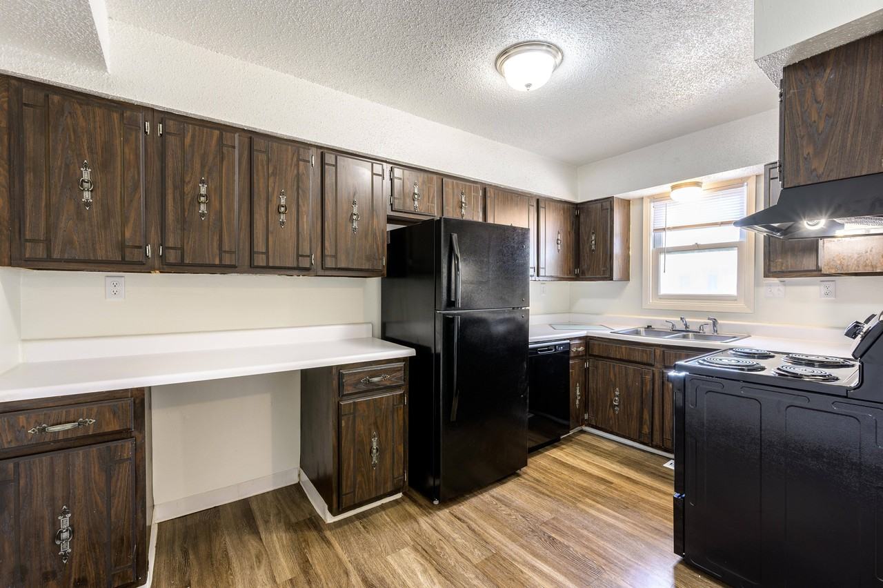 Spring Creek Townhomes - Photo 7 of 43
