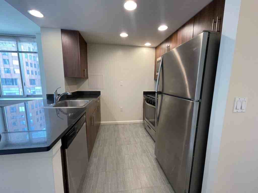 176 Johnson St #PH15 - Photo 2 of 9