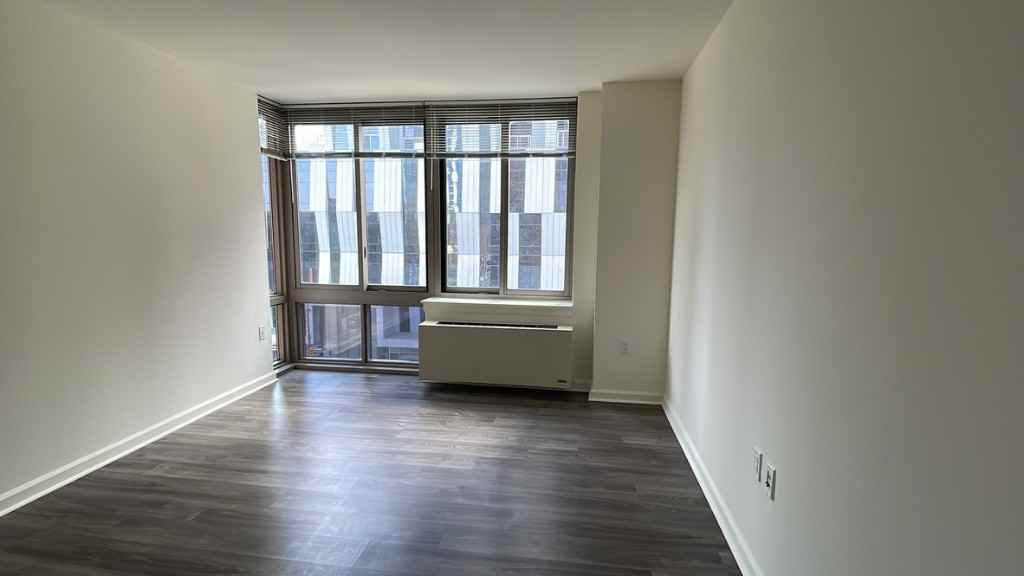 176 Johnson St #PH15 - Photo 3 of 9