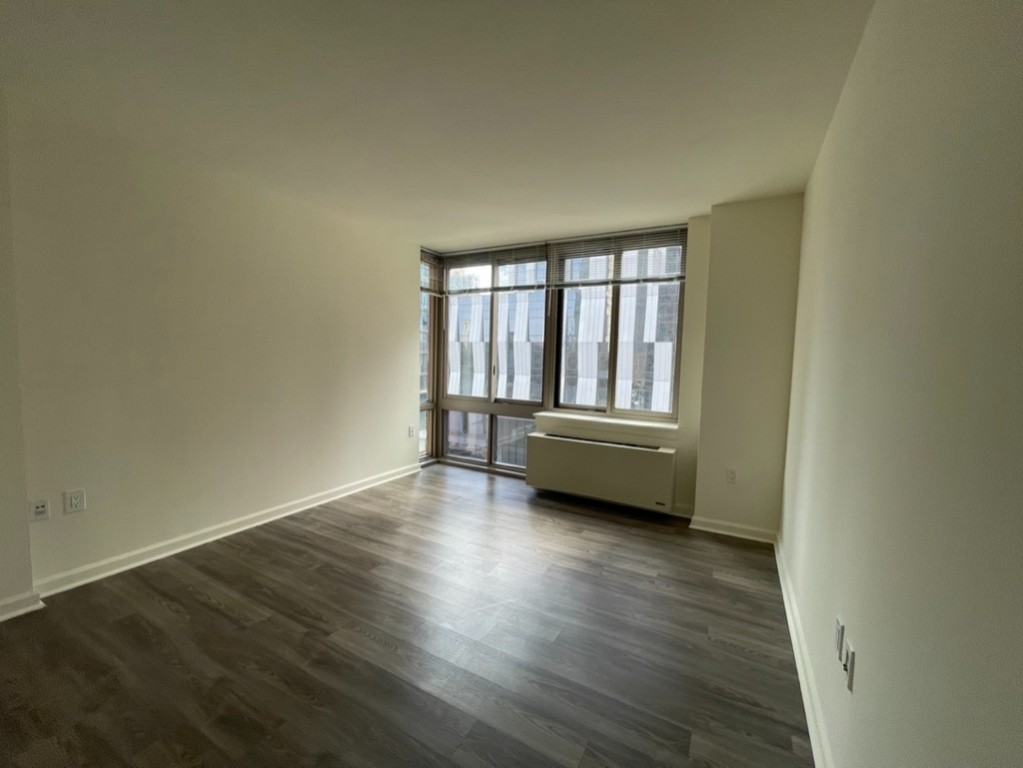 176 Johnson St #PH15 - Photo 7 of 9