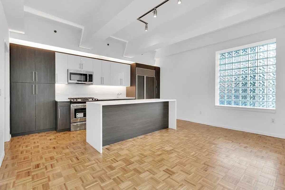 John St #405 - Photo 5 of 6