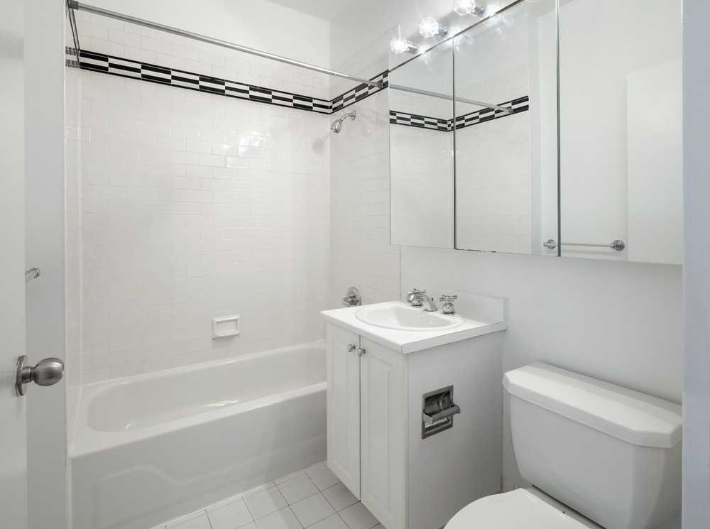 West St #6L - Photo 4 of 6