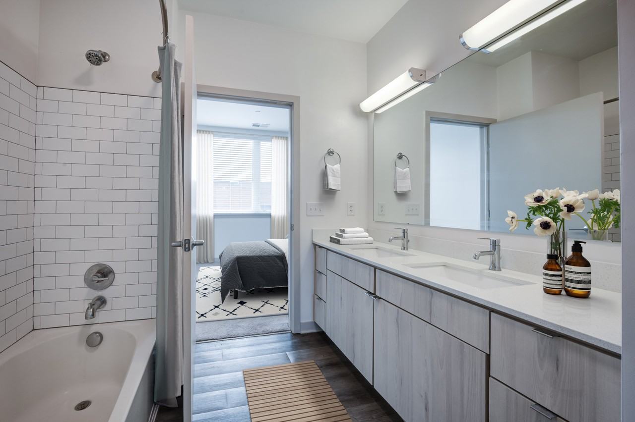 747 Apartments - Photo 4 of 43