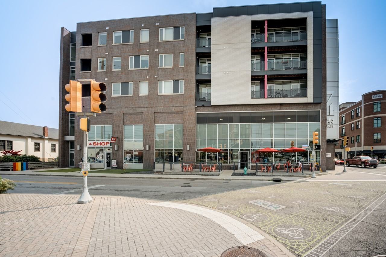 747 Apartments - Photo 6 of 43