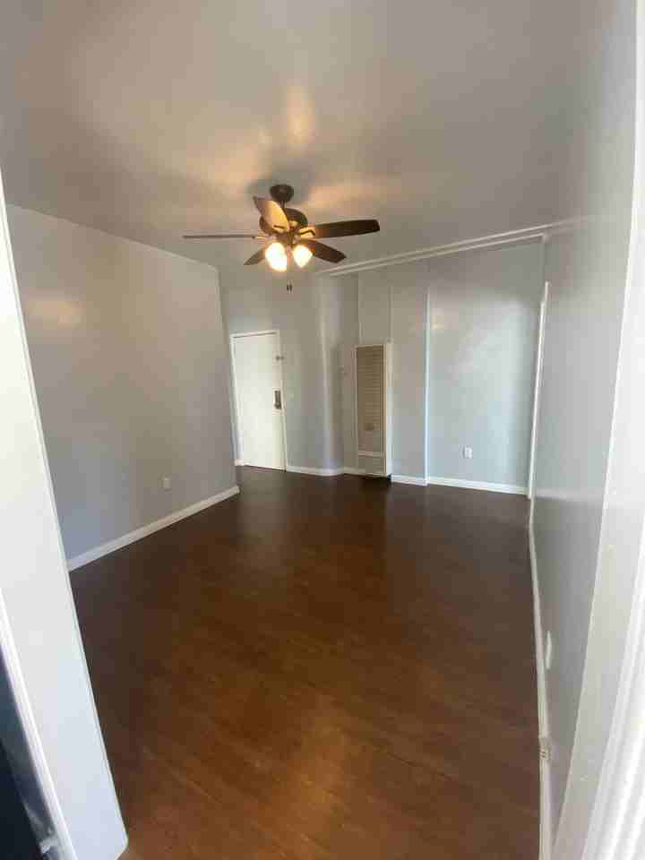 921-929 S. Serrano Avenue - Photo 7 of 21