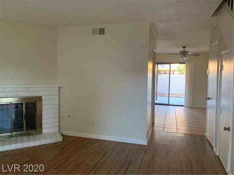 5266 Lisagayle Ct #1 - Photo 5 of 11