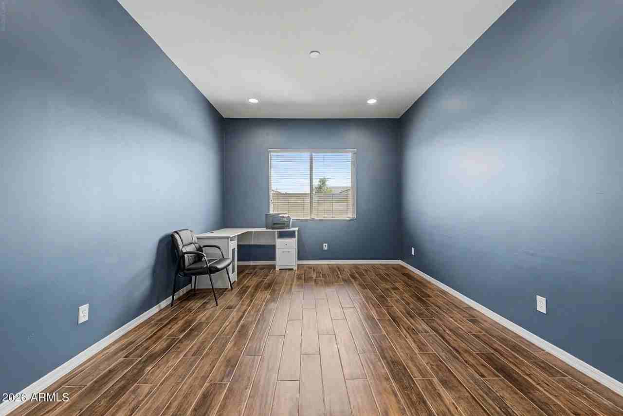 5116 N 185th Ave - Photo 5 of 44