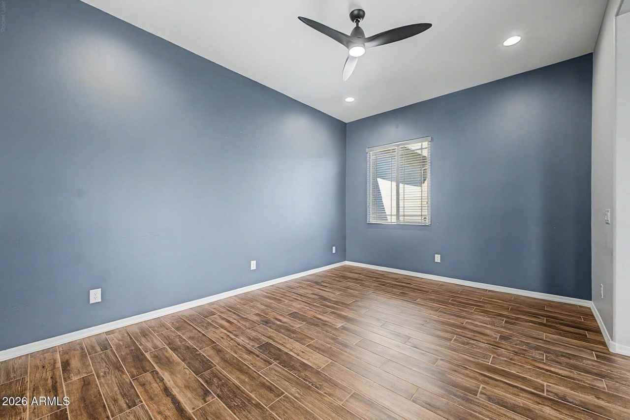 5116 N 185th Ave - Photo 7 of 44