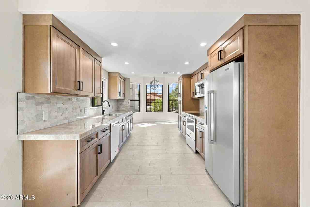 10484 E Fanfol Ln - Photo 2 of 22