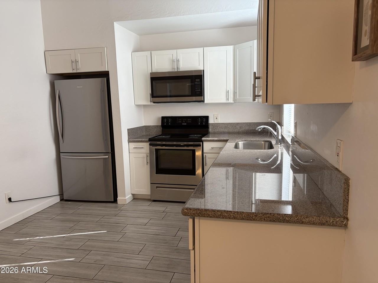 3643 W Garfield St #B - Photo 4 of 11