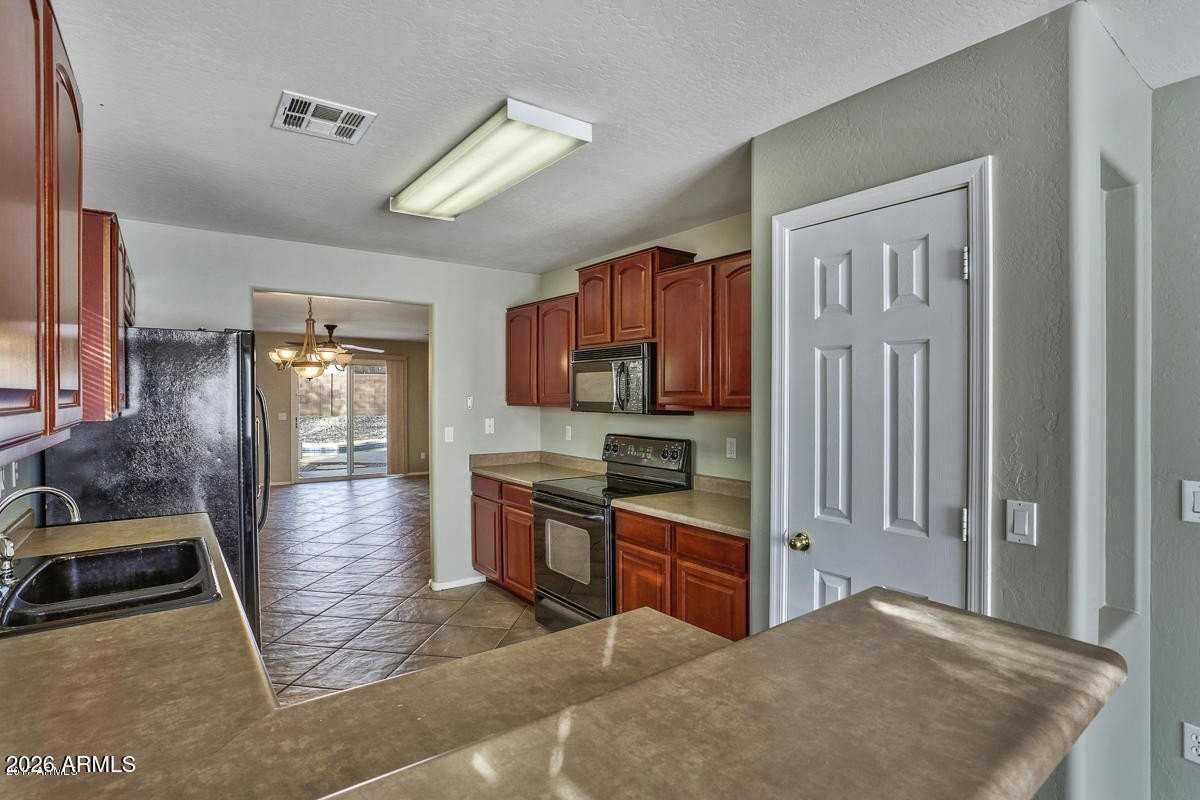 25244 W La Mont Ave - Photo 3 of 15