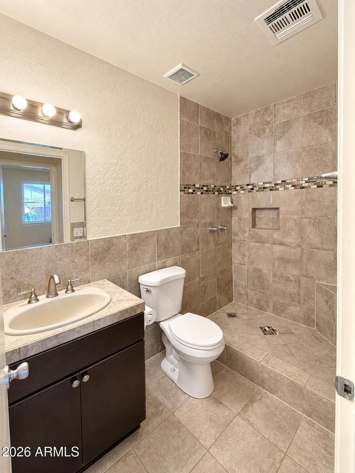 1212 S 11th Ave - Photo 6 of 15