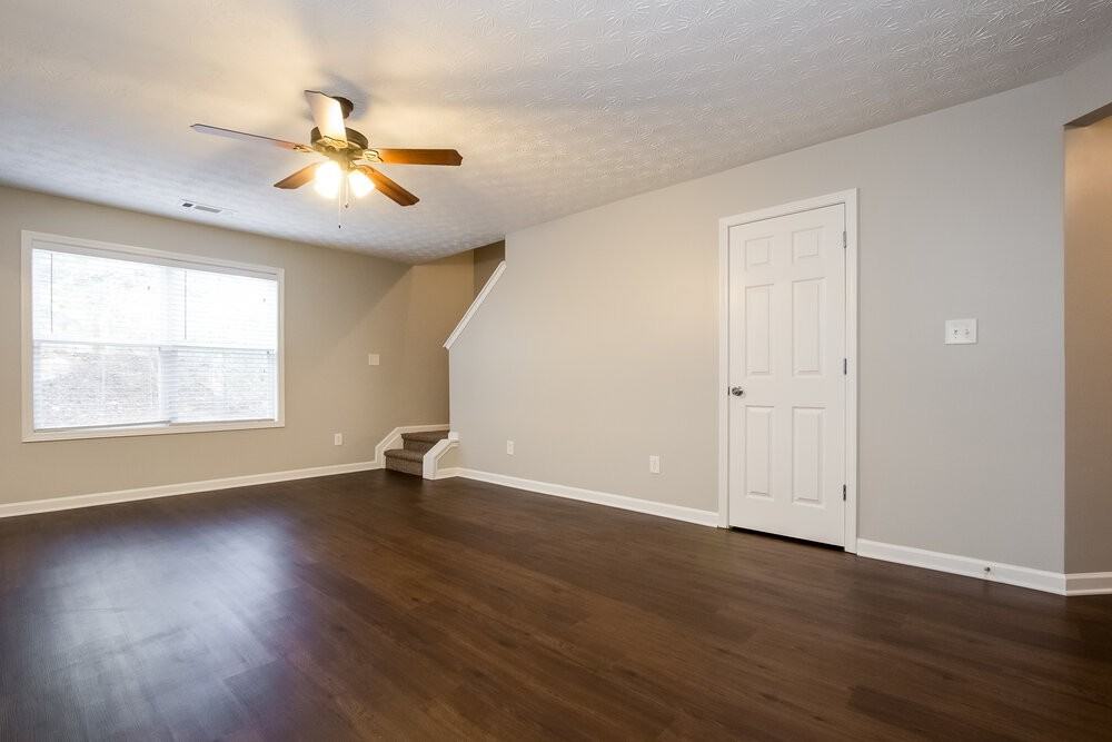 541 Double Creek Dr - Photo 2 of 15