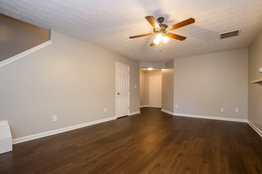 541 Double Creek Dr - Photo 3 of 15