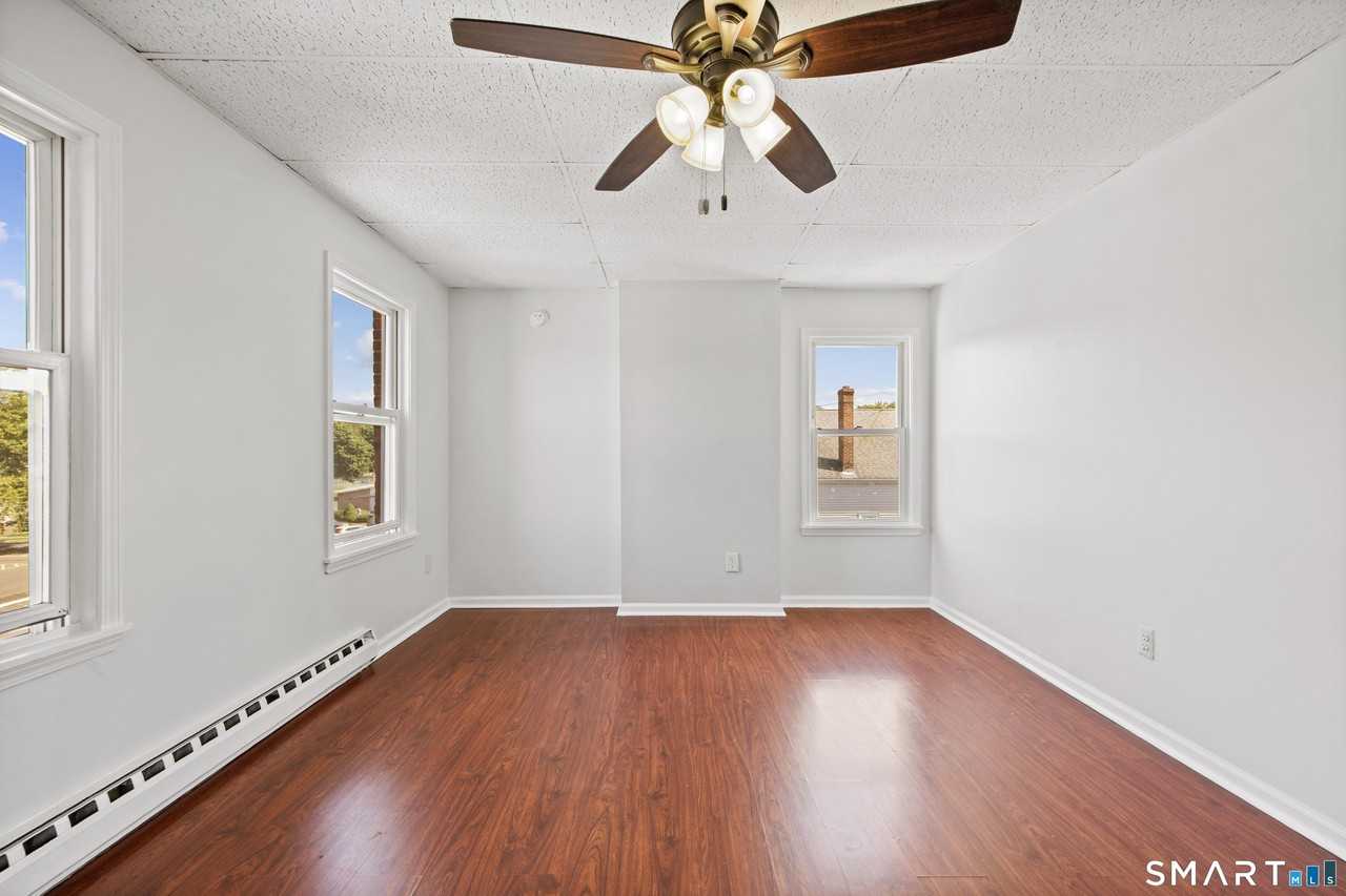 70 Center St #8 - Photo 4 of 14