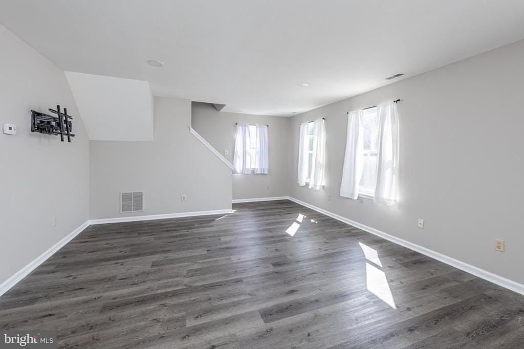 N Repauno Ave - Photo 5 of 19