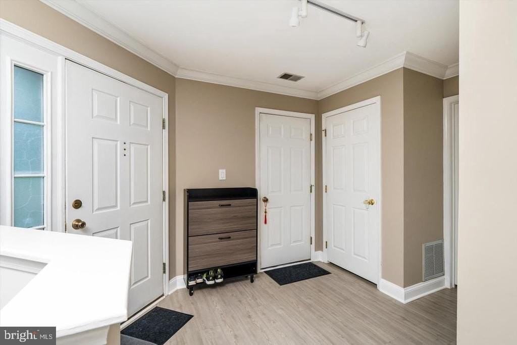139 Coburn Rd - Photo 7 of 33