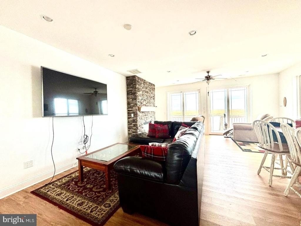 448 Dock Rd - Photo 7 of 25