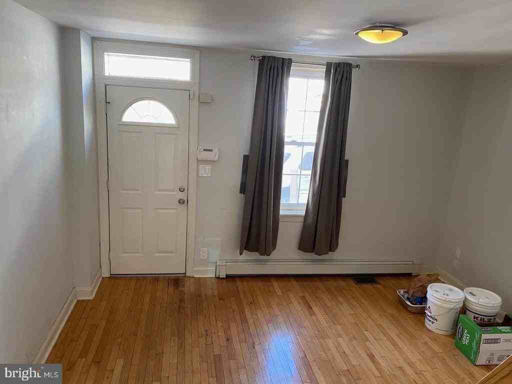 111 Hermit St - Photo 3 of 27