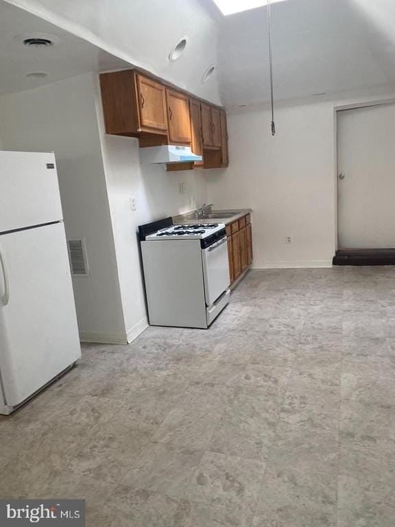 925 S 12th St - Photo 2 of 7