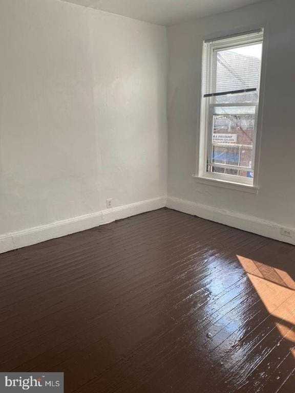 925 S 12th St - Photo 5 of 7