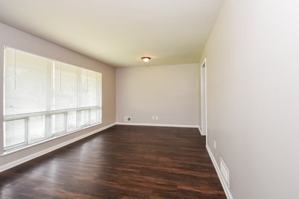 4212 Plumtree Way - Photo 3 of 16