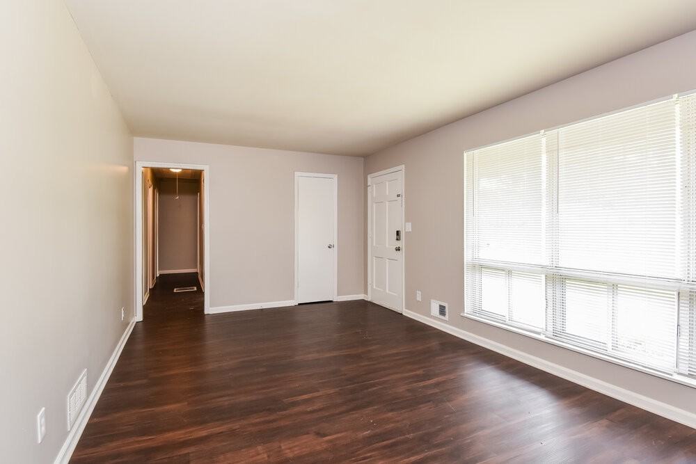 4212 Plumtree Way - Photo 4 of 16