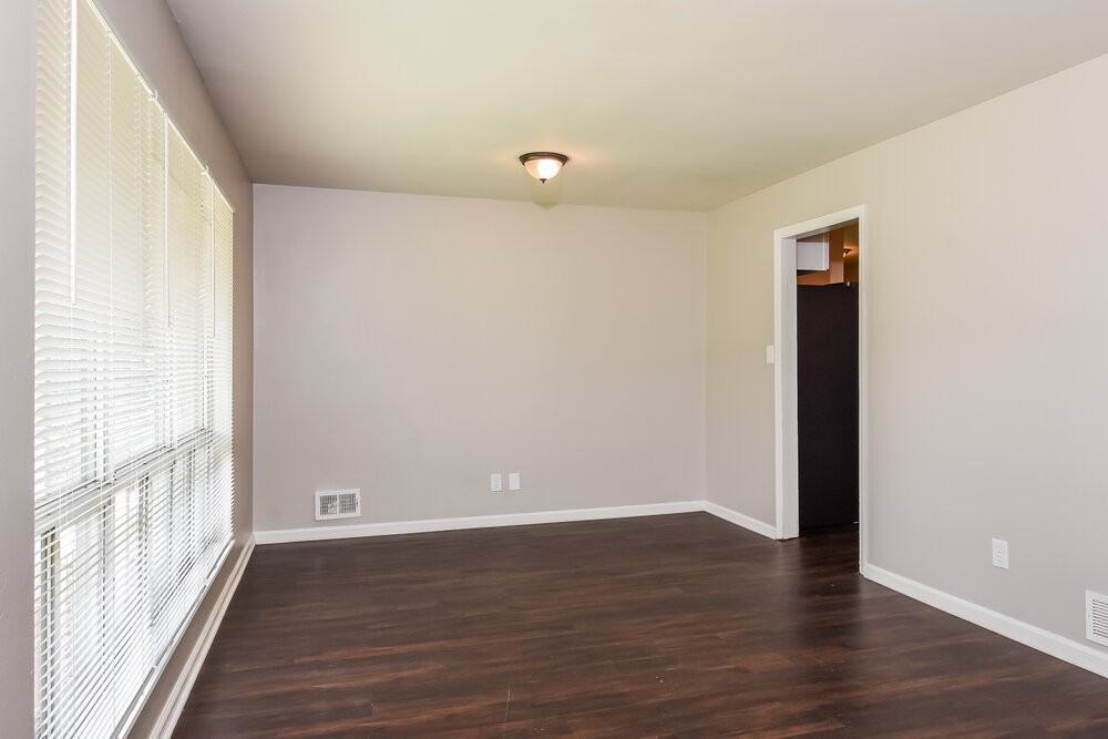 4212 Plumtree Way - Photo 5 of 16