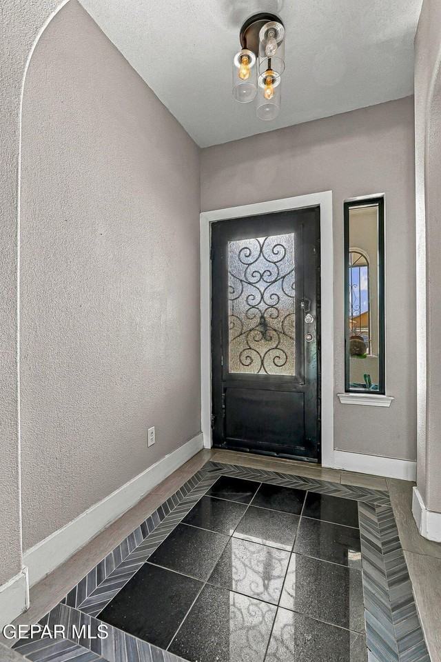 14420 Navajo Point Dr - Photo 5 of 39