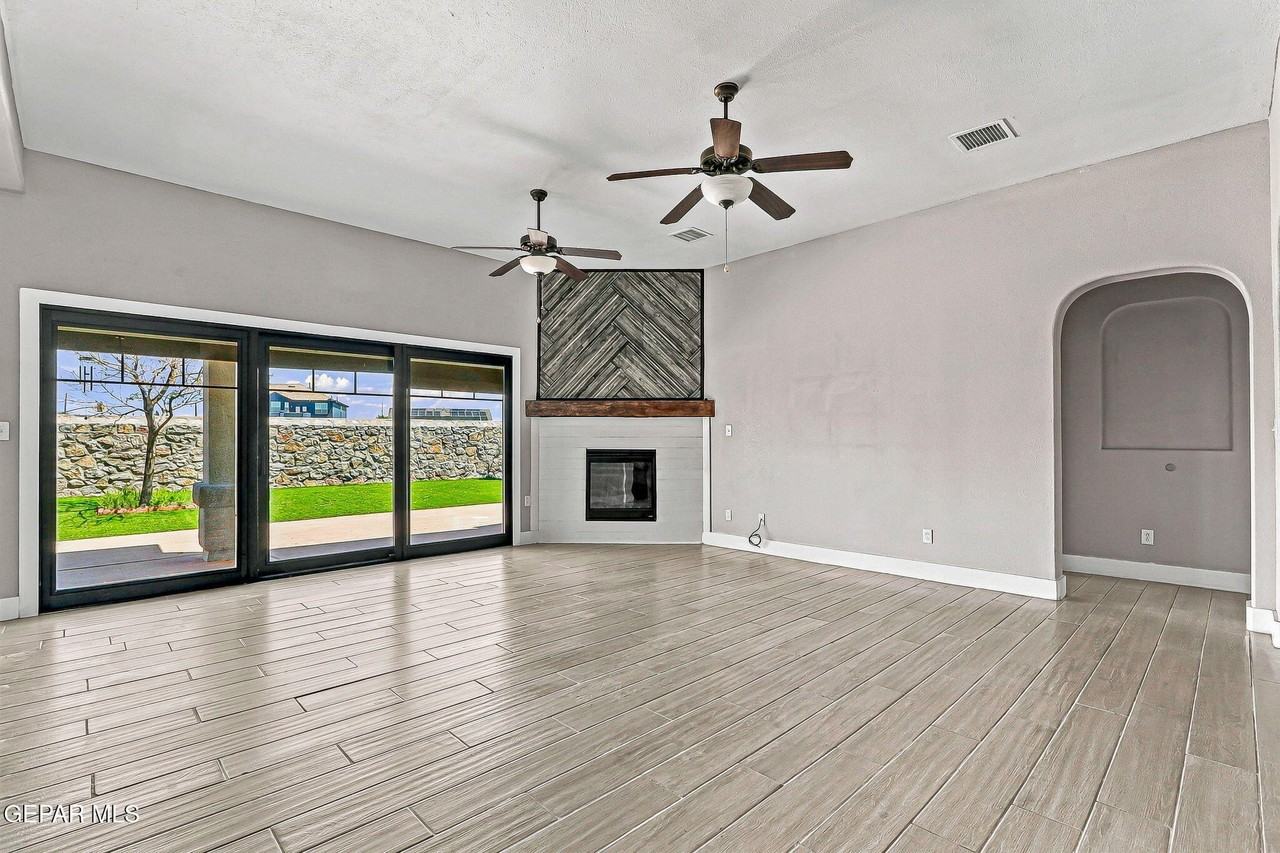 14420 Navajo Point Dr - Photo 6 of 39