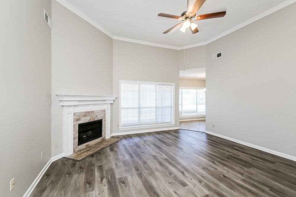 5976 Southbend Ln - Photo 4 of 17