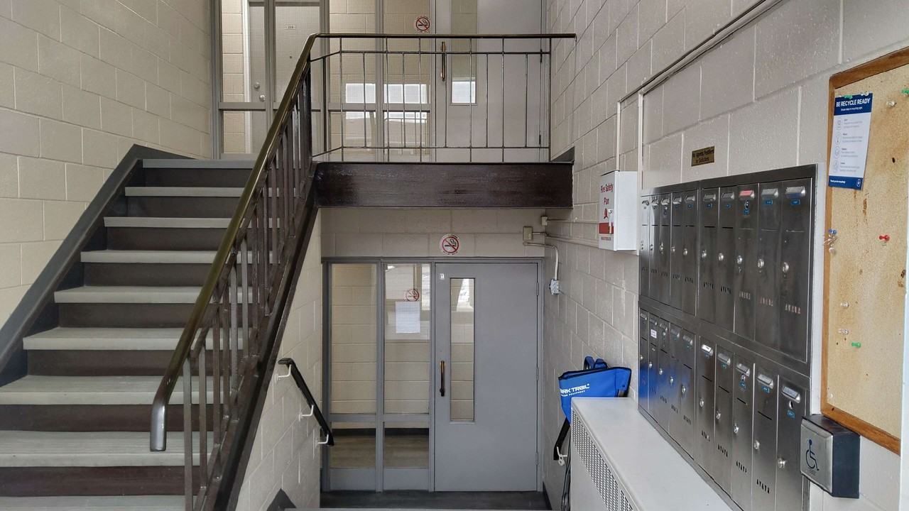 173 Westmount Street #207 - Photo 6 of 8