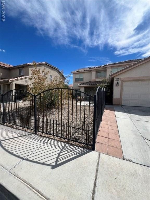 8031 Jeannie Marie Ct - Photo 3 of 33