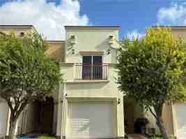 featured image of 3820 W Daffodil Ave