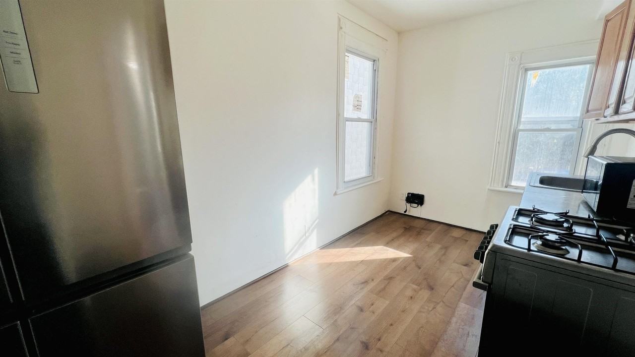 23 Williams Ave #2 - Photo 4 of 19