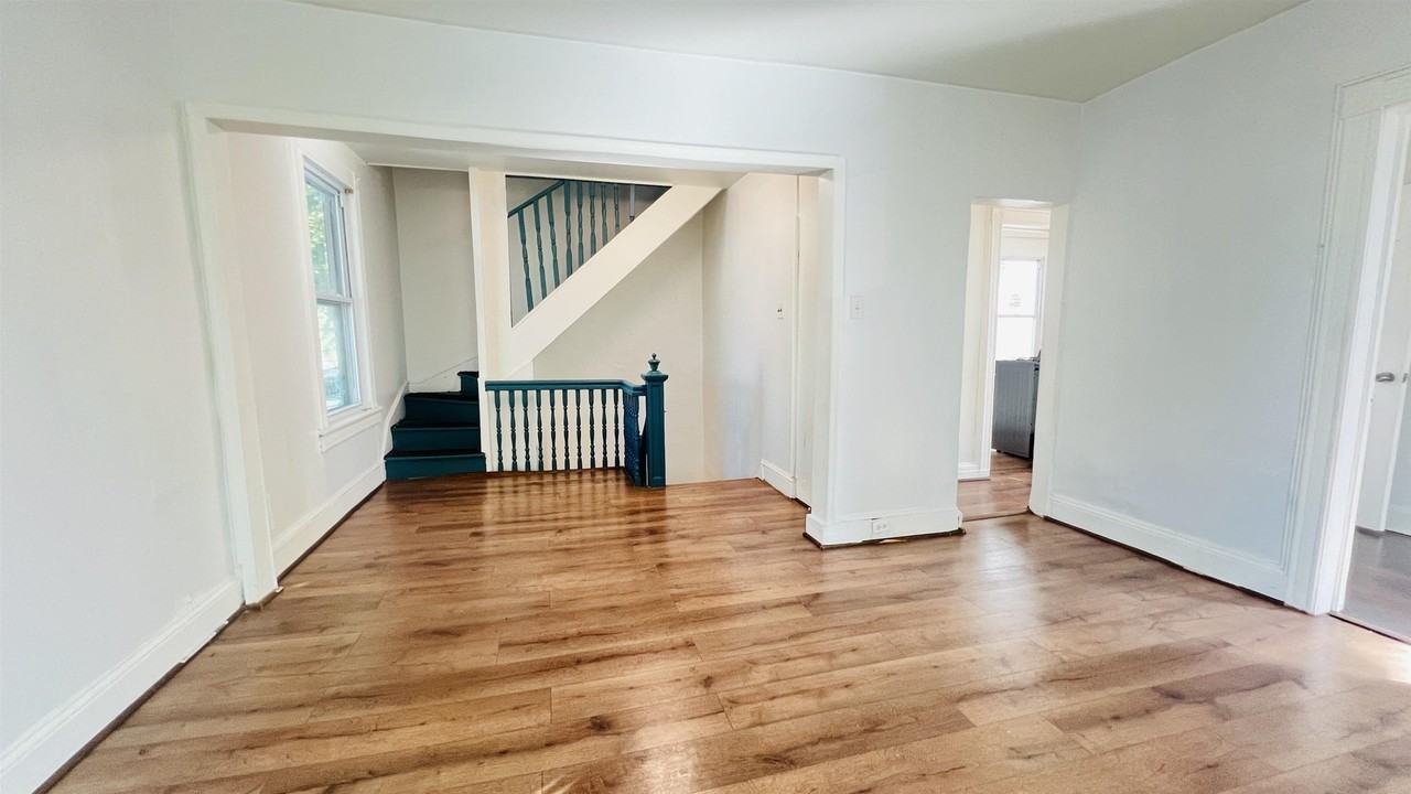 23 Williams Ave #2 - Photo 6 of 19