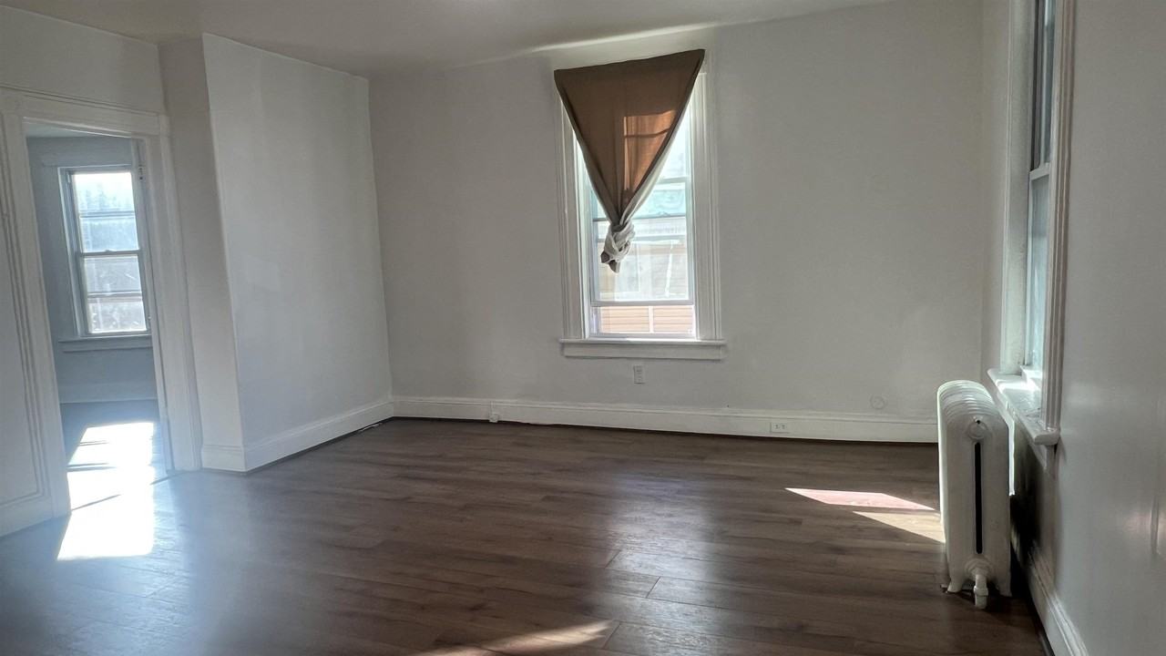 23 Williams Ave #2 - Photo 7 of 19
