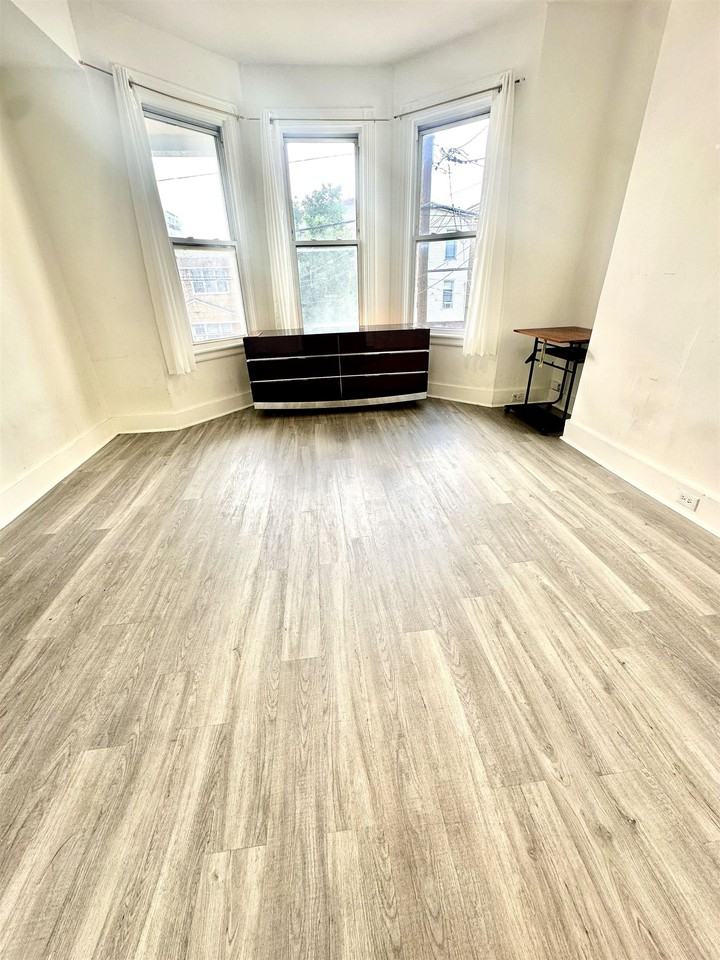 356 Liberty Ave #2 - Photo 4 of 23
