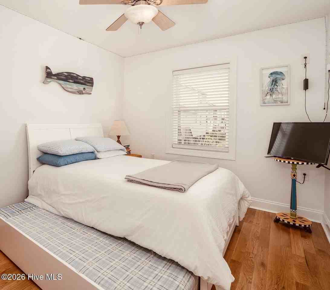 202 Dobbs St #C - Photo 5 of 34